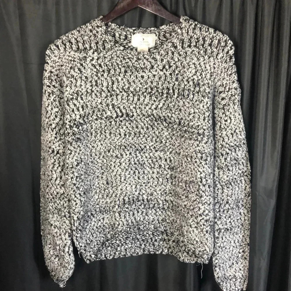 Ruby Moon Blk &‎ White Sweater M